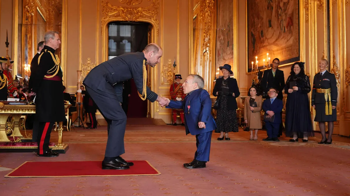 warwick davis — GB news