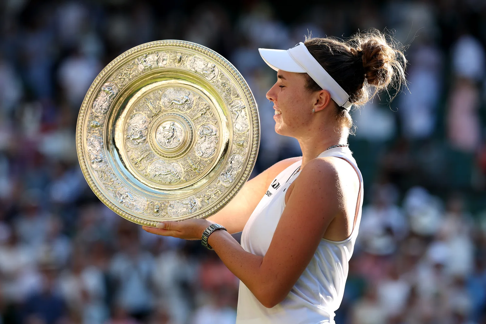 Noskova triumphs in thrilling all-Czech final - Wimbledon