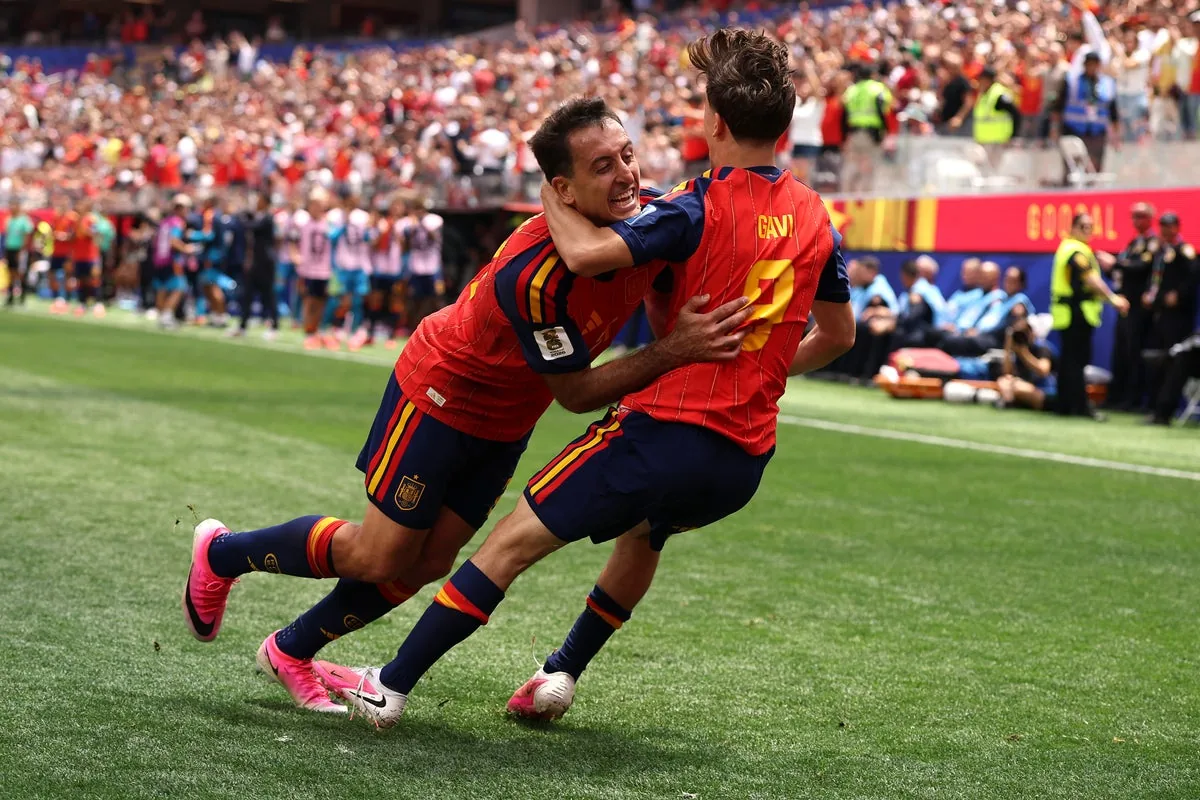 Mikel Oyarzabal at the double as Spain beat Austria and cruise into last 16