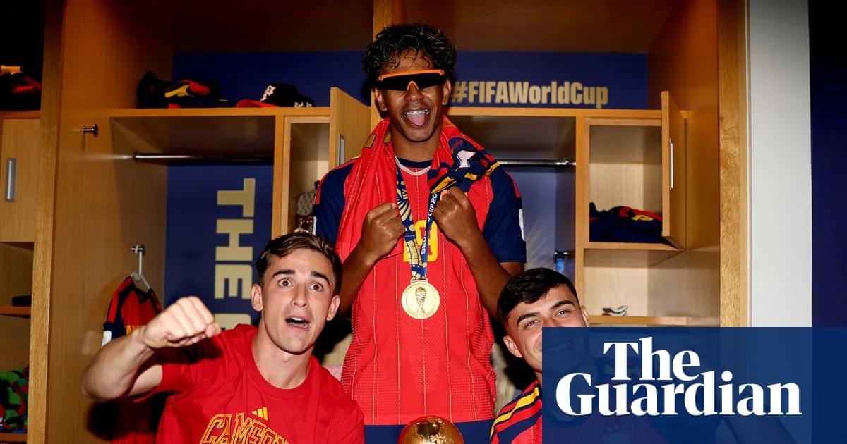 World Cup champions Spain return to royal welcome, parade through Madrid