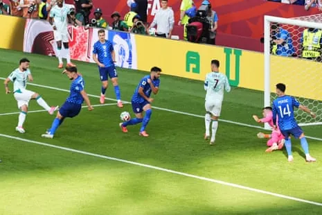 Bruno Fernandes goes close for Portugal!