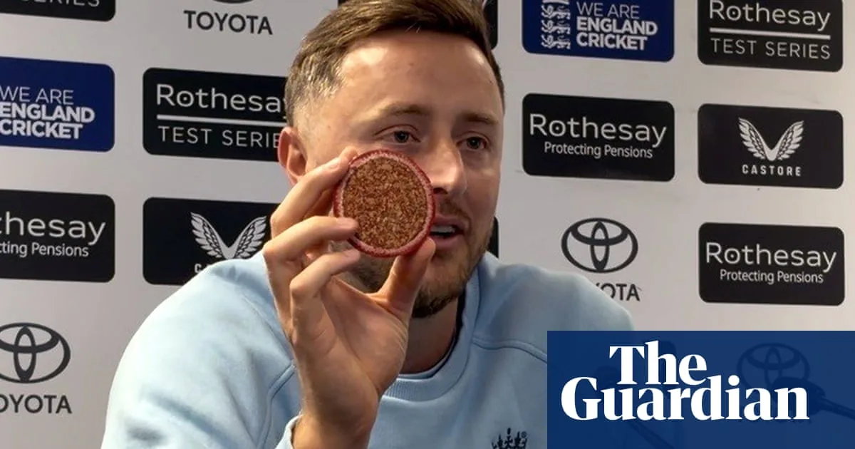 England vs Pakistan LIVE: First Test, day two, Headingley - cricket score, radio & video highlights